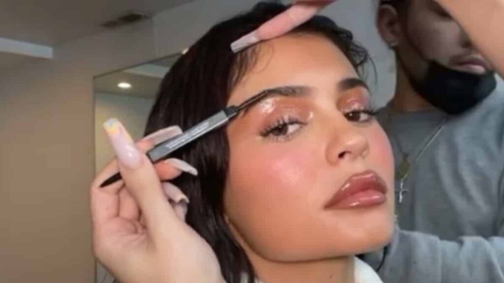 kylie-jenner-sans-chirurgie